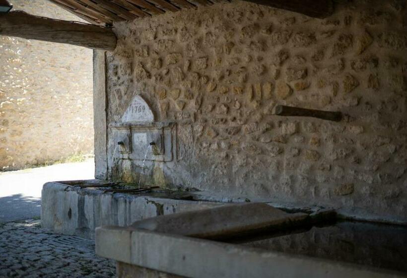 مبيت وإفطار Une Chambre En Luberon