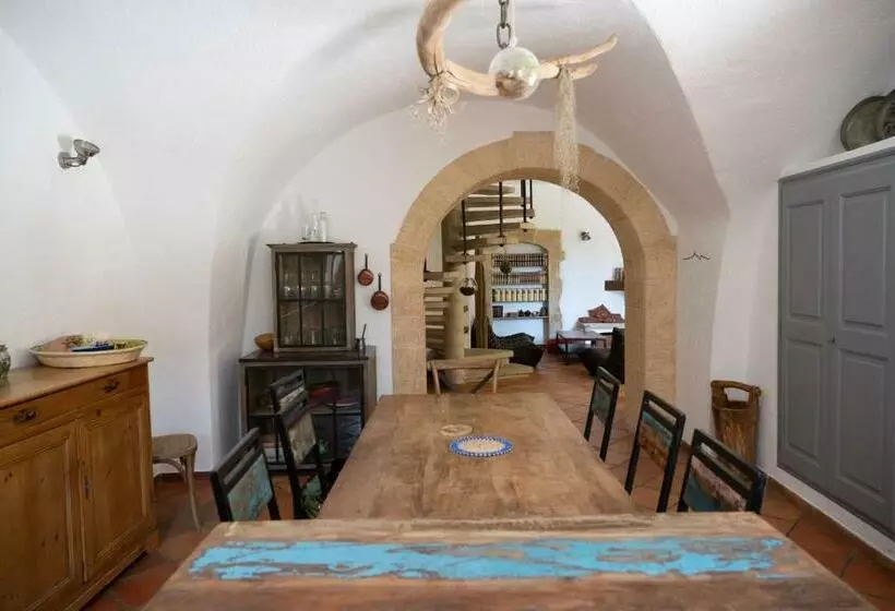 Aamiaismajoitus (B&B) Une Chambre En Luberon