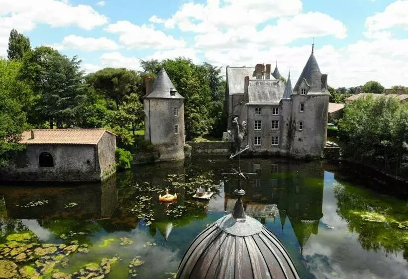 Château De La Preuille Bed & Breakfast