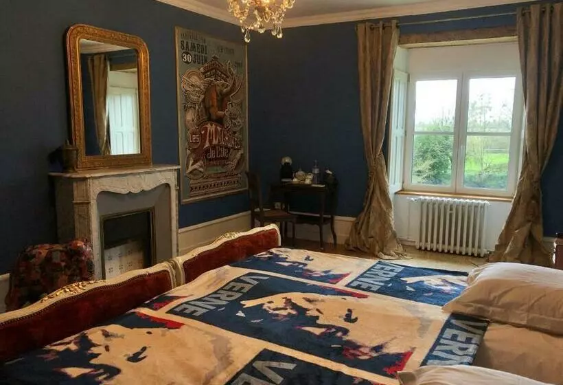 Château De La Preuille Bed & Breakfast