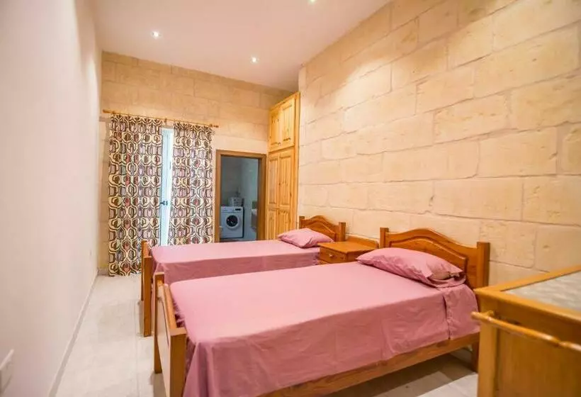 هتل Lidda Butts Inn