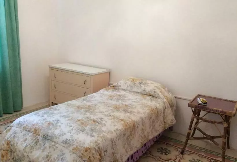هتل Lidda Butts Inn