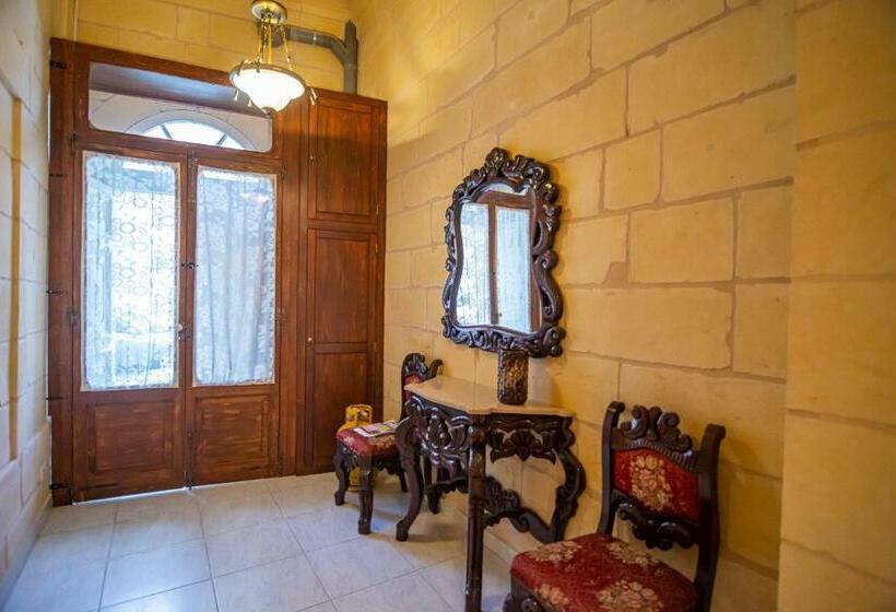 هتل Lidda Butts Inn