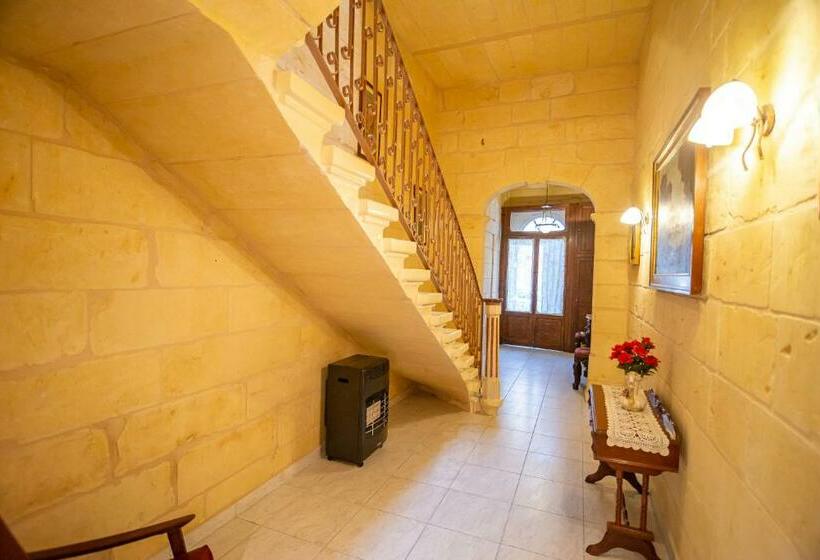 هتل Lidda Butts Inn