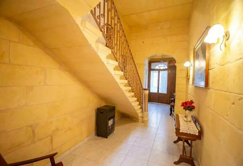 هتل Lidda Butts Inn