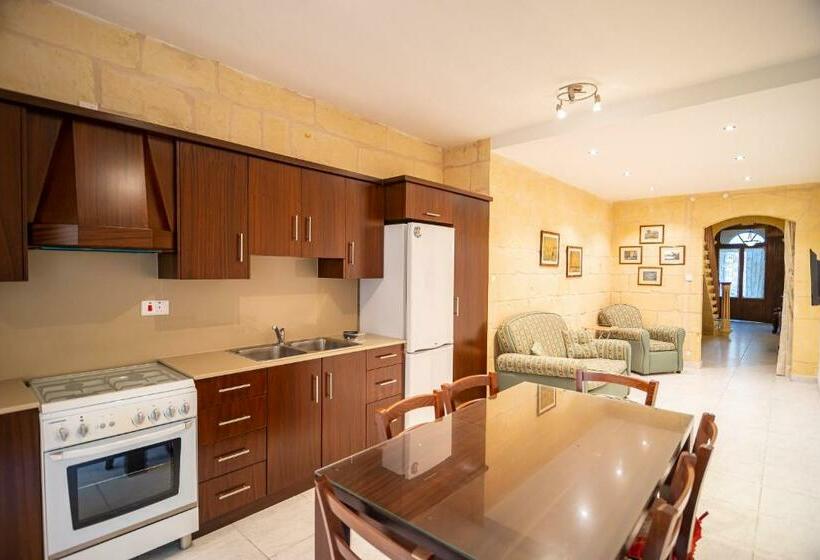 هتل Lidda Butts Inn