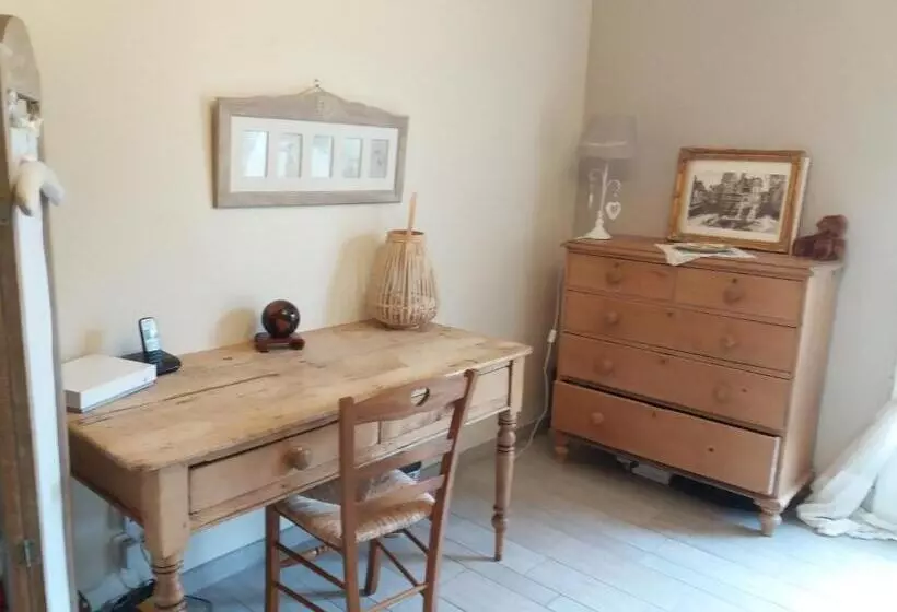 ベッドアンドブレックファースト Les Mouettes 1 Gite Ou 4 Chambres D Hote, Jardin ,bords De Loire