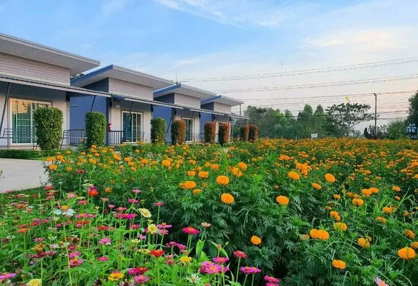 Maharak Resort