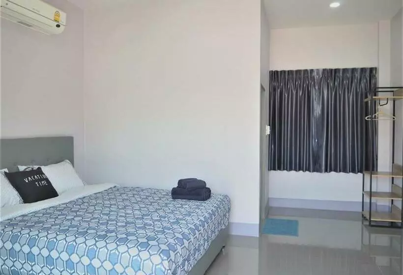 Maharak Resort
