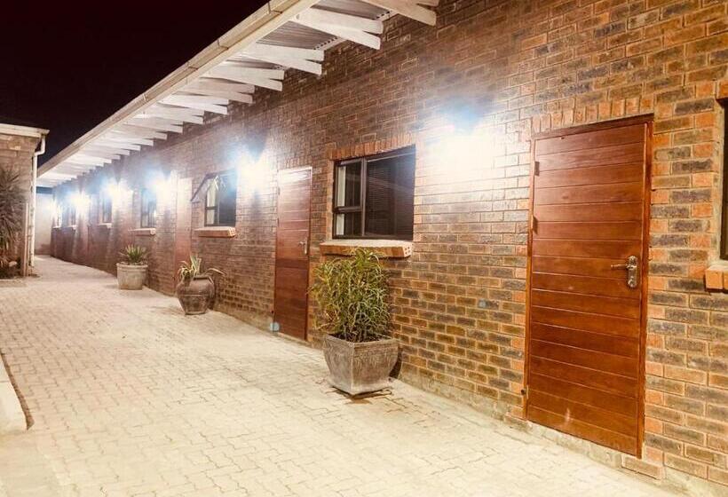 פנסיון Conti Inn Guesthouse