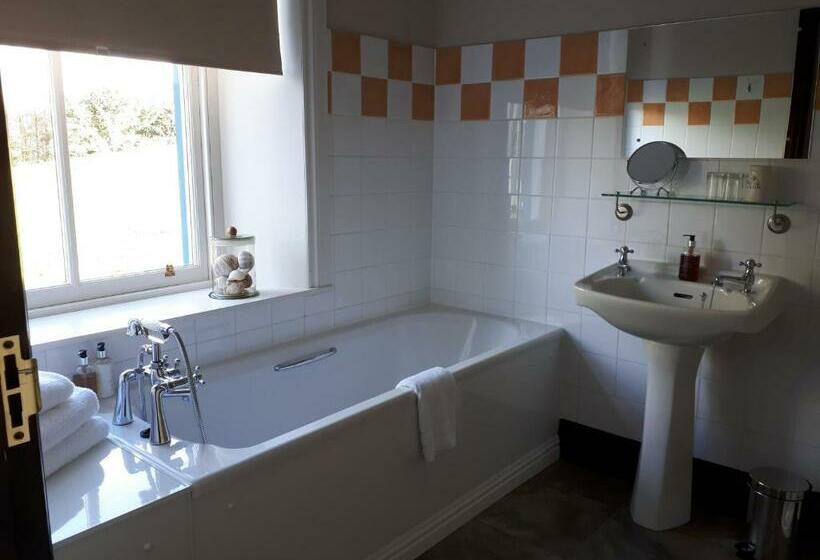 پانسیون Corsewall Arms Guest House