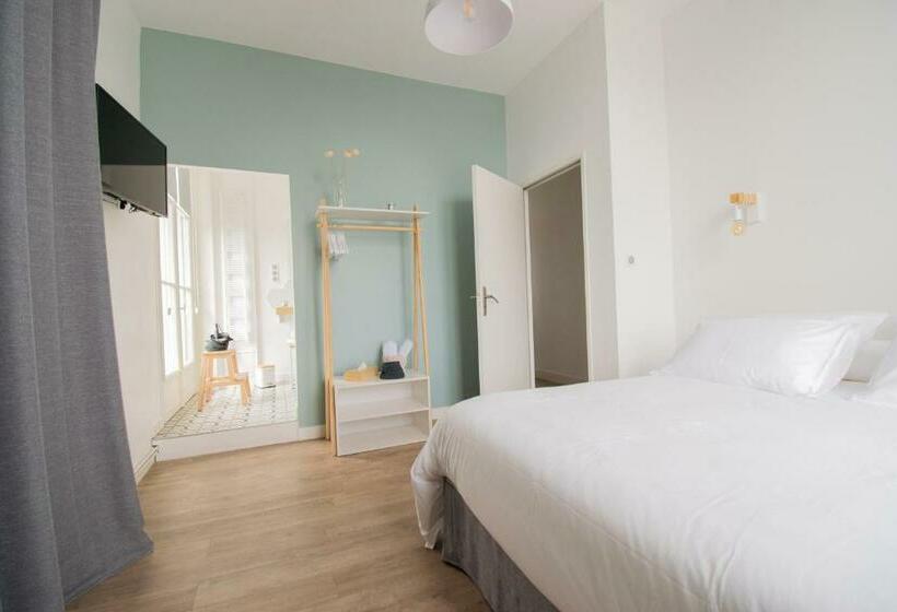 住宿加早餐  15ème Droite   Tour Perret   Centre Ville   4 étoiles