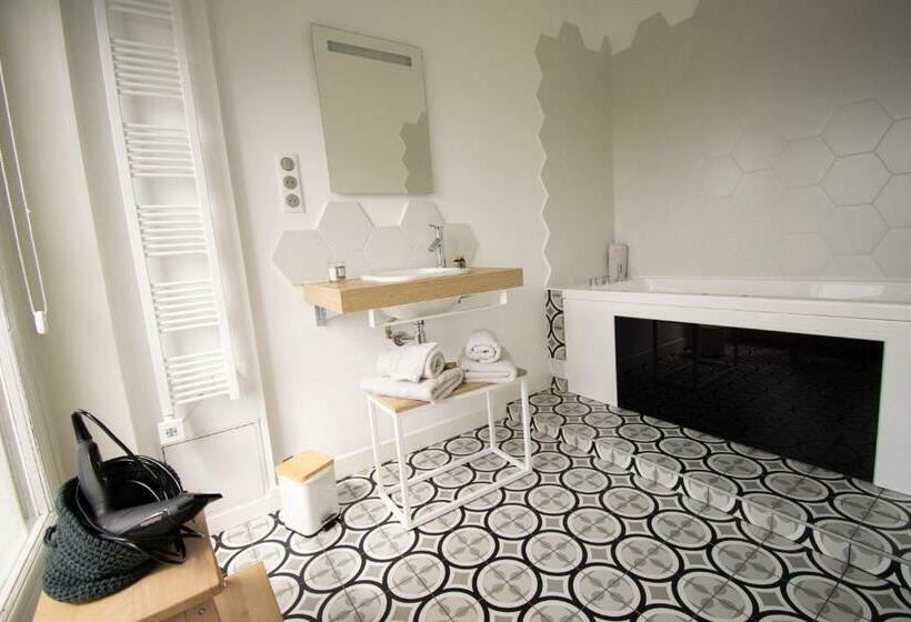 住宿加早餐  15ème Droite   Tour Perret   Centre Ville   4 étoiles