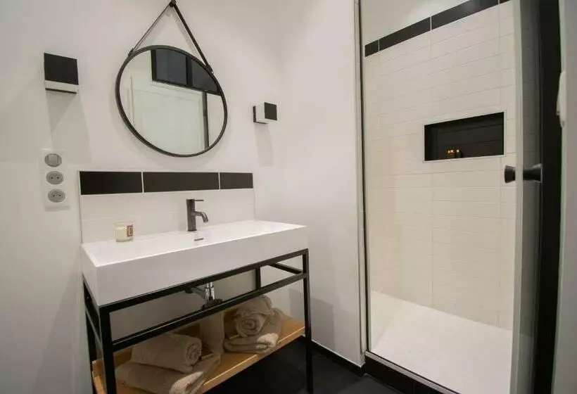 تختخواب و صبحانه 15ème Droite   Tour Perret   Centre Ville   4 étoiles