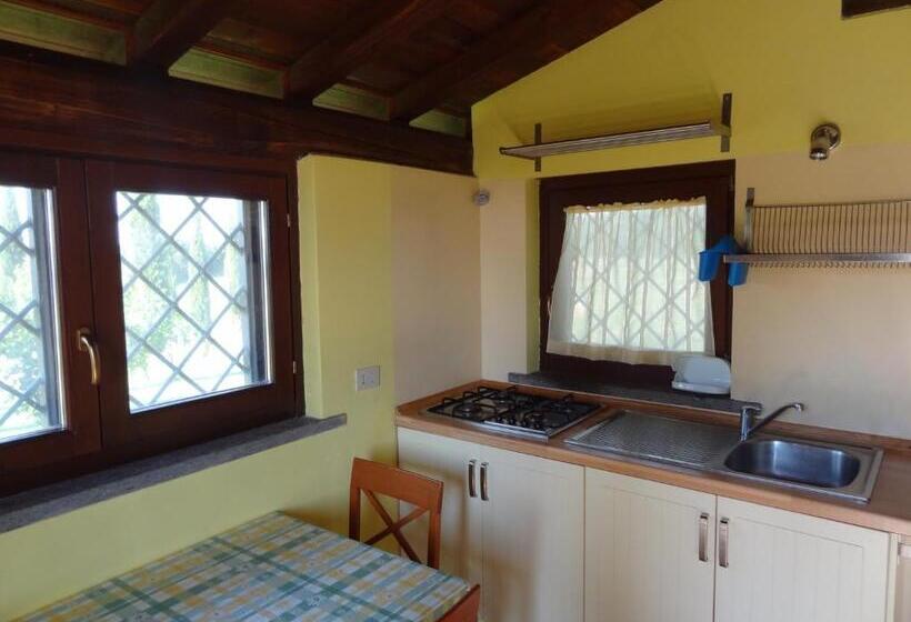 Отель Agriturismo Podere Bianca Maria