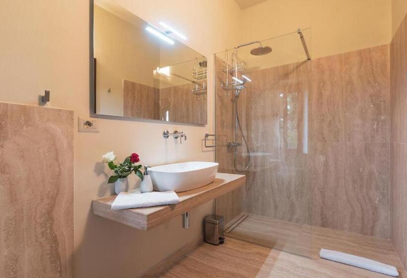 هتل Wine Estate Paradiso Di Cacuci