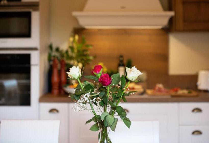 هتل Wine Estate Paradiso Di Cacuci