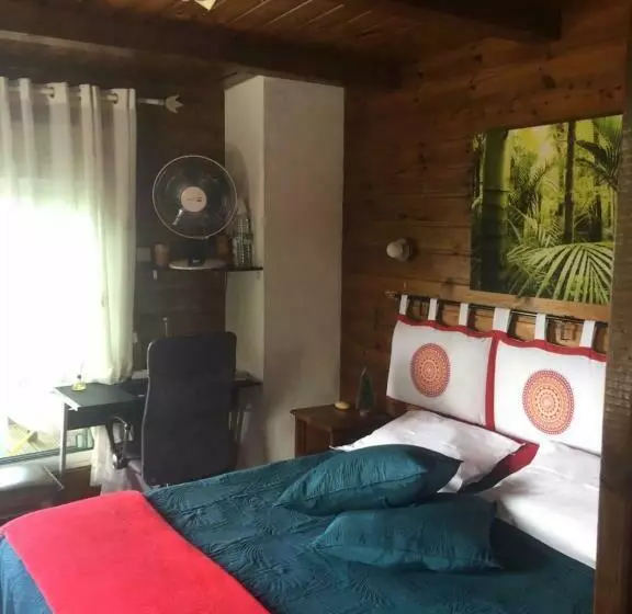 پانسیون Coeur Creole