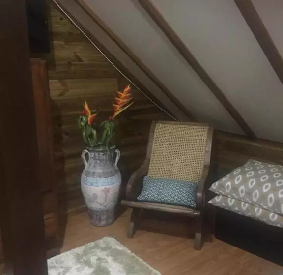 پانسیون Coeur Creole