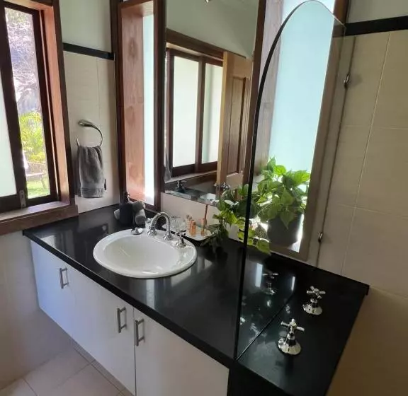 ペンション The Pool House   Crescent Head   Stunning Ocean Views, Pet Friendly