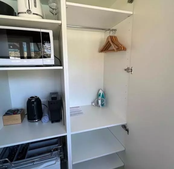 ペンション The Pool House   Crescent Head   Stunning Ocean Views, Pet Friendly