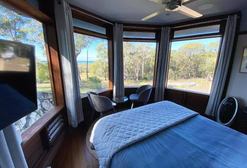 ペンション The Pool House   Crescent Head   Stunning Ocean Views, Pet Friendly