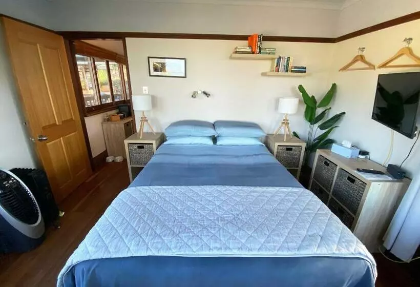 ペンション The Pool House   Crescent Head   Stunning Ocean Views, Pet Friendly