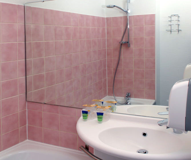 فندق Hôtel Savigny-Le-Temple