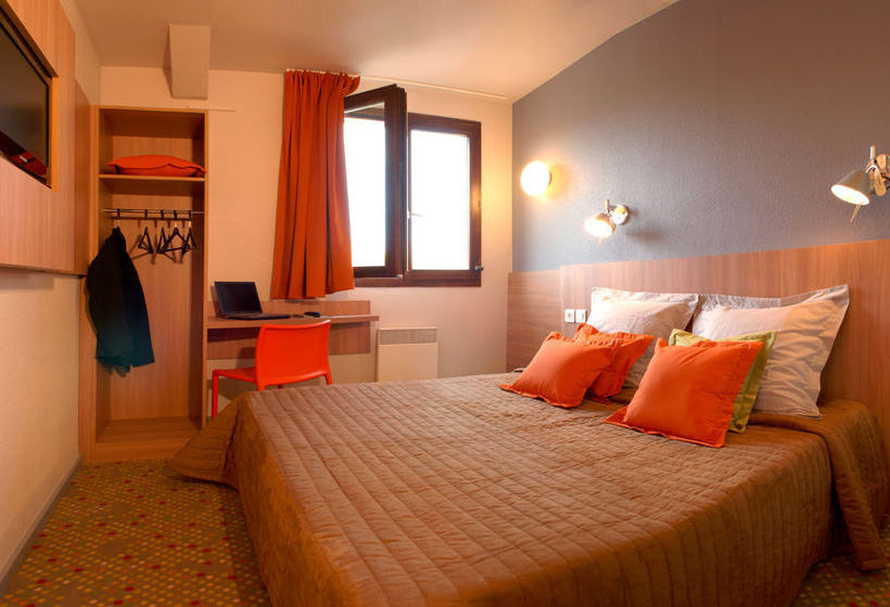 فندق Hôtel Savigny-Le-Temple