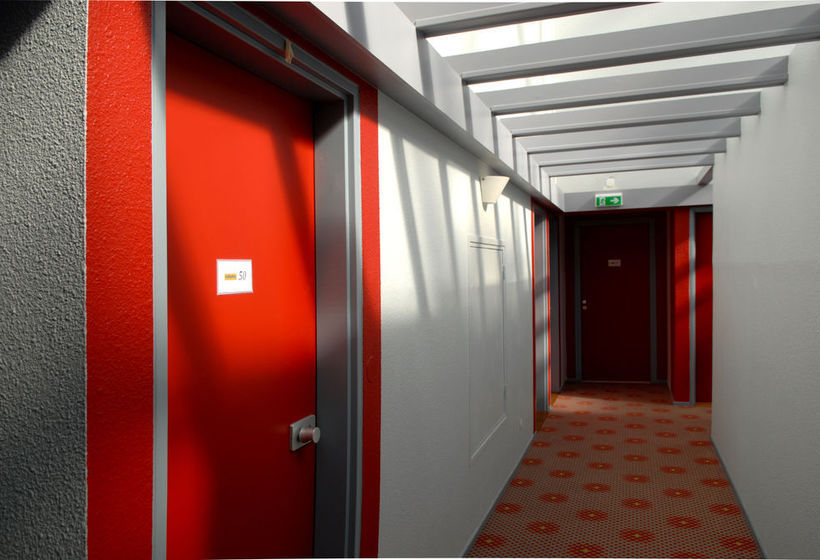 فندق Hôtel Savigny-Le-Temple