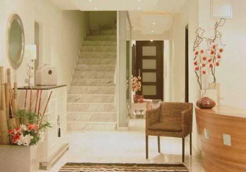 ホテル Baran Airport Residence