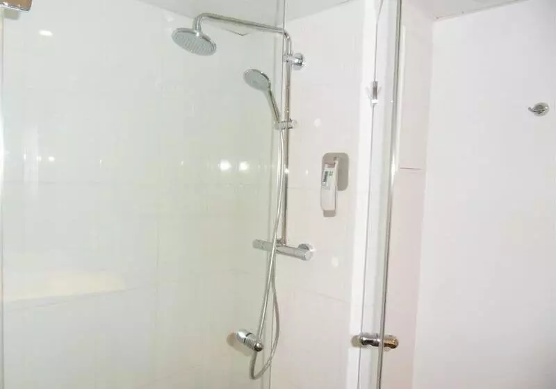 Otel Ibis Styles Grenoble Centre Gare