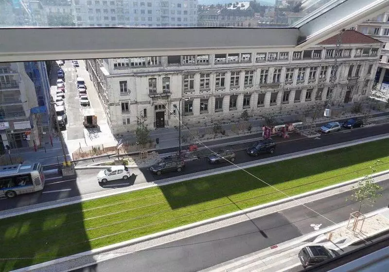 Otel Ibis Styles Grenoble Centre Gare