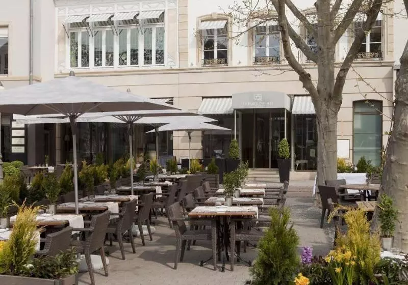 هتل Le Place D Armes Relais & Châteaux