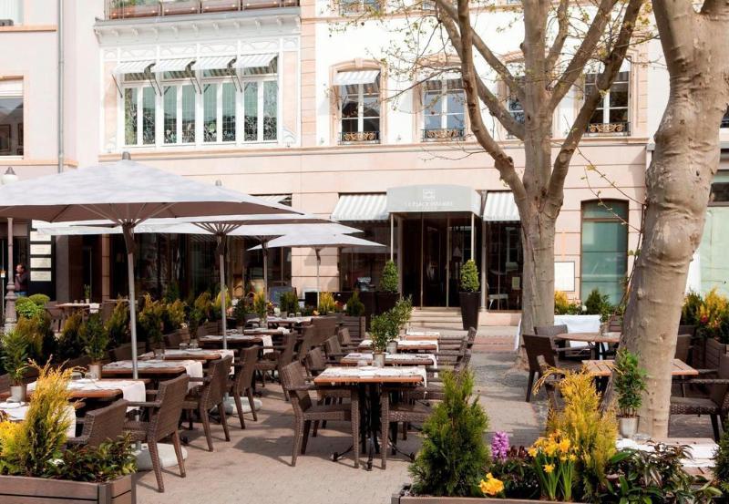 هتل Le Place D Armes   Relais & Châteaux