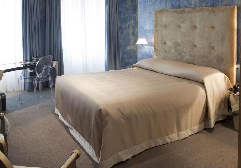 هتل Le Place D Armes   Relais & Châteaux