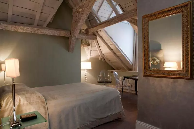 هتل Le Place D Armes Relais & Châteaux