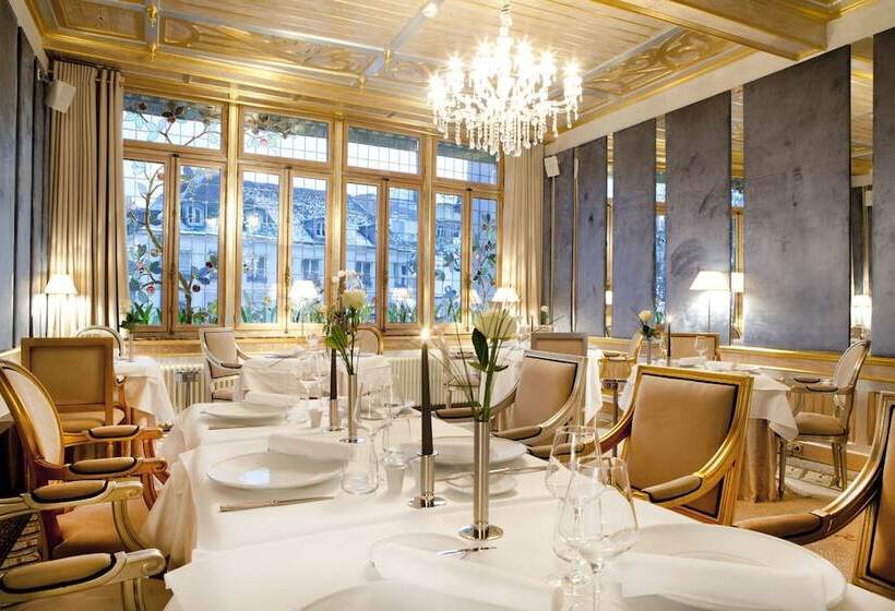 هتل Le Place D Armes   Relais & Châteaux