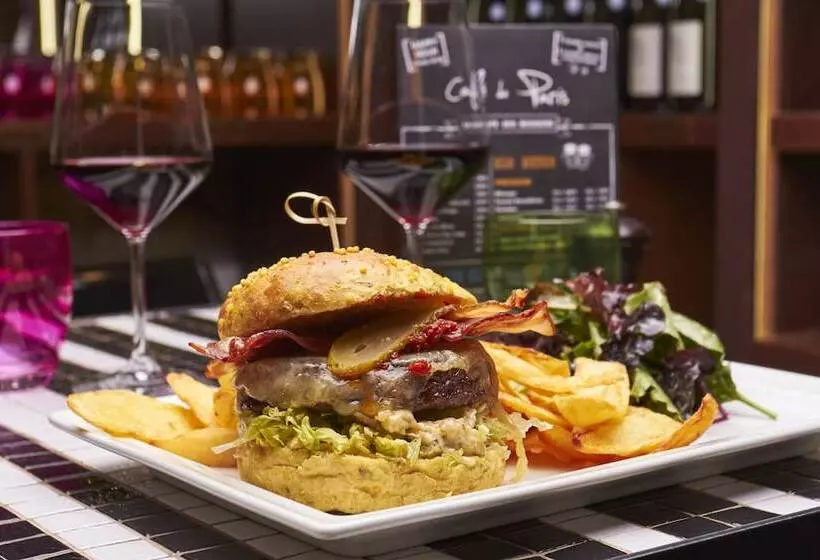 هتل Le Place D Armes Relais & Châteaux