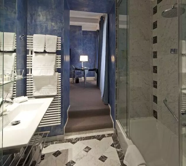 هتل Le Place D Armes Relais & Châteaux