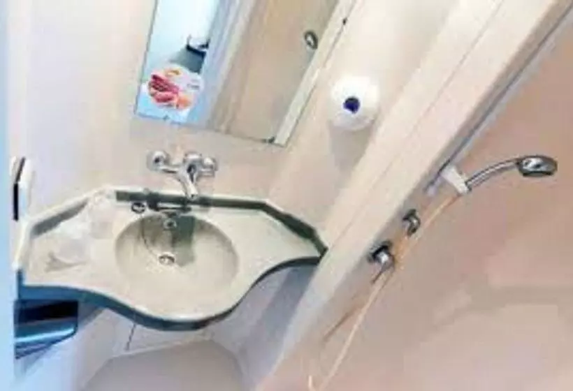 Отель Premiere Classe Tarbes  Bastillac