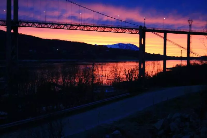 Отель Tjeldsundbrua