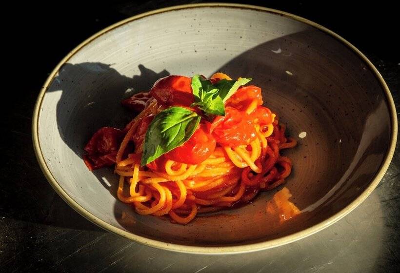 Hu Roma Camping In Town