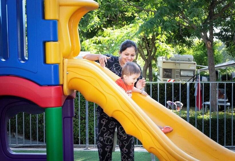 Hu Roma Camping In Town