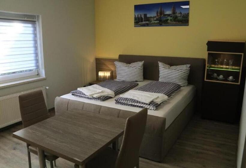 فندق صغير Pension Florion