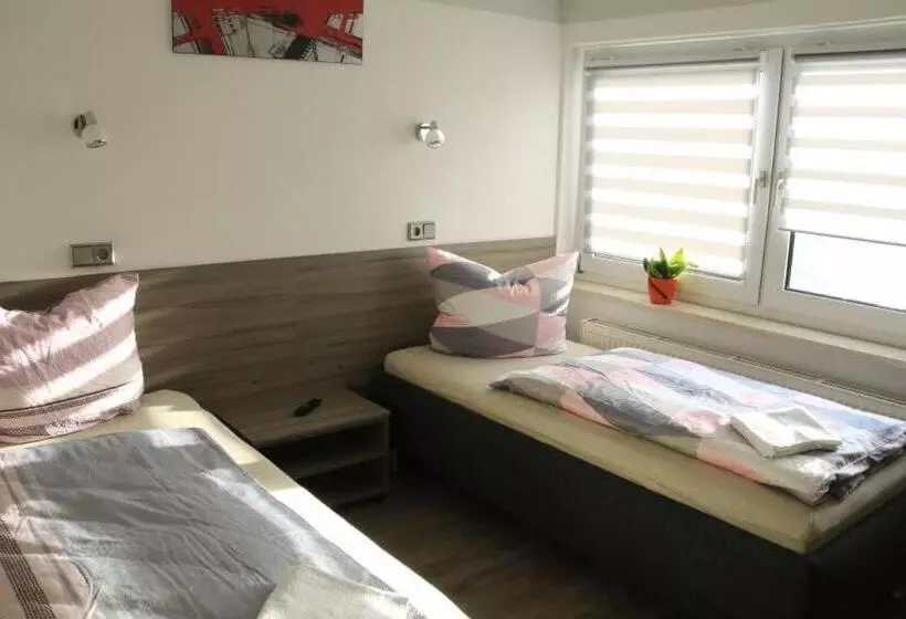 Retkeilymaja Pension Florion