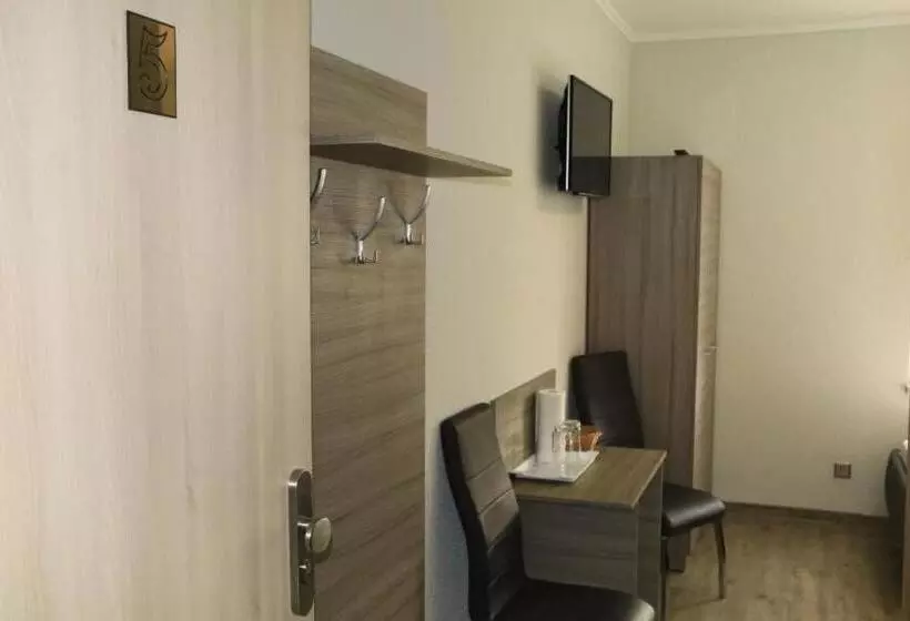 Retkeilymaja Pension Florion