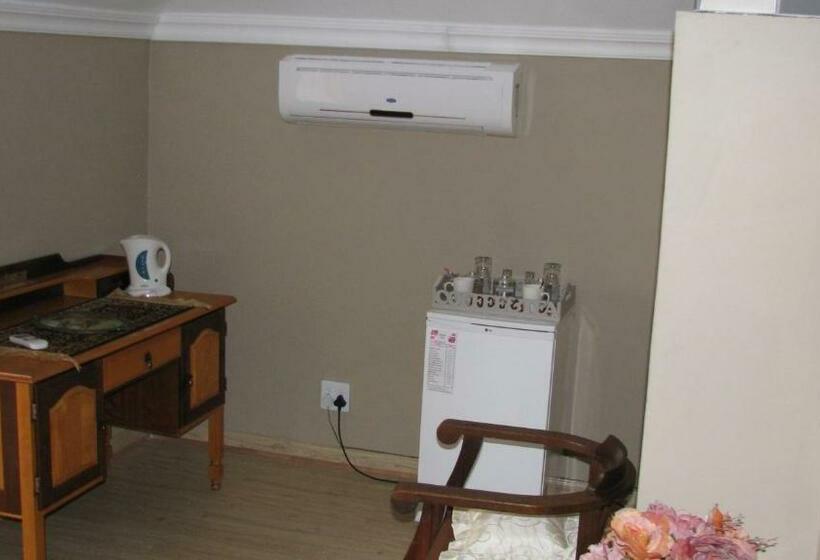 Bed and Breakfast Bougain Villa Guesthouse