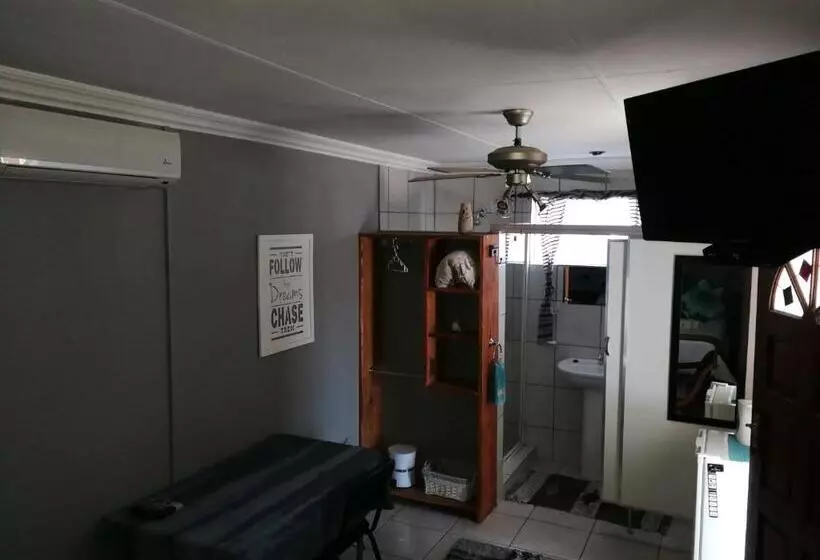 ベッドアンドブレックファースト Bougain Villa Guesthouse