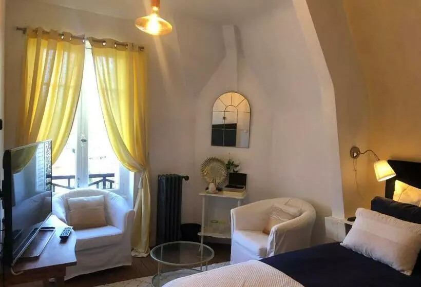 Aamiaismajoitus (B&B) Maison De La Comtesse